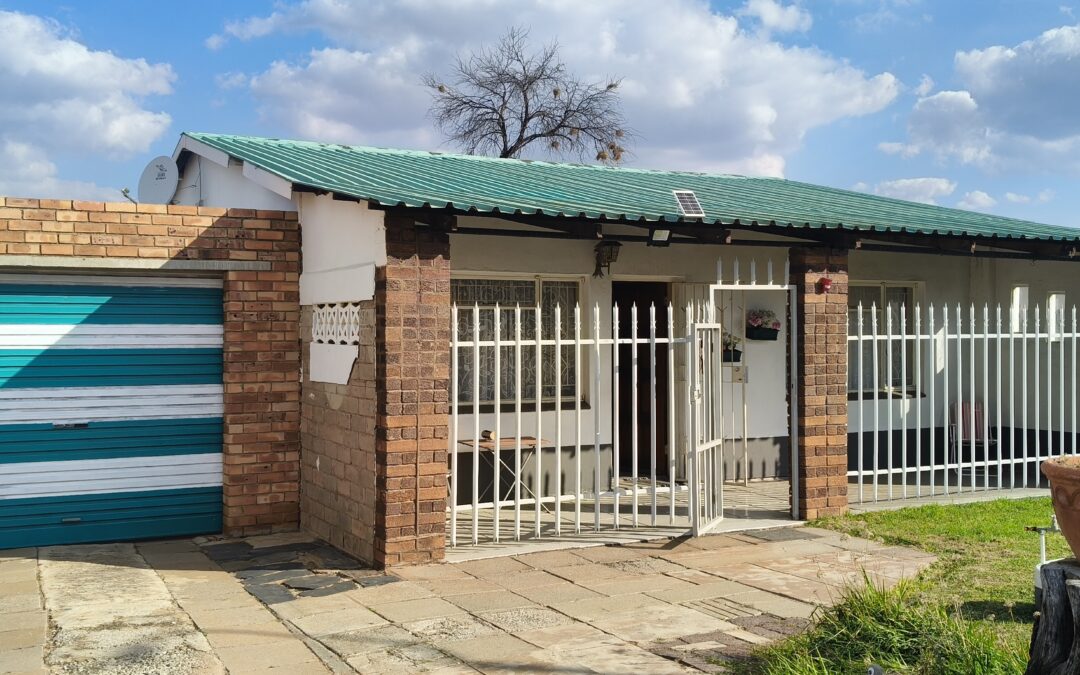 AFFORDABLE 2 BEDROOM HOME.