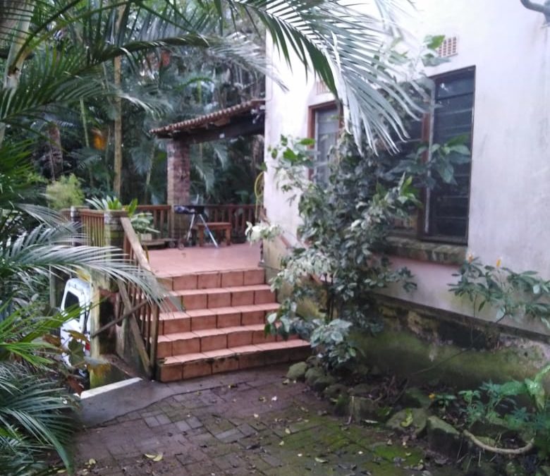 PRICED RIGHT!!  **3 BEDROOM HOUSE WITH 2 BEDROOM FLATLET. FOR THE PERSON WHO IS LOOKING FOR AN INVESTMENT; THIS IS THE ONE!! NICE BEACH- NOT SO CROWDED OVER DEC/JAN.