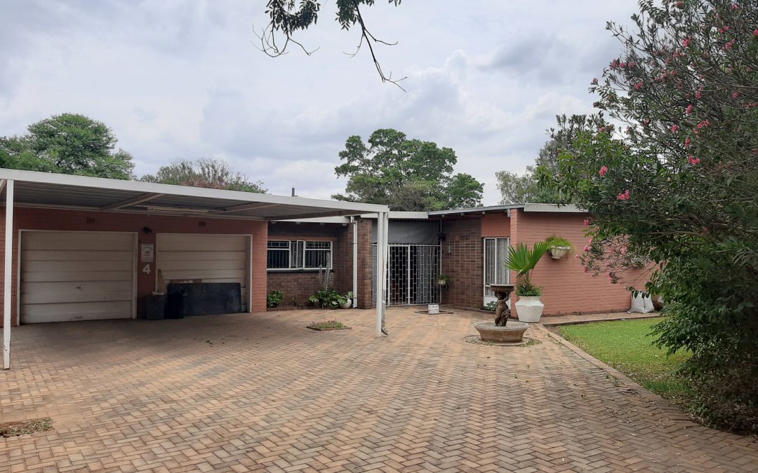 FOR THE ENTERTAINER. SPACIOUS FAMILY HOME NEAR CBD.