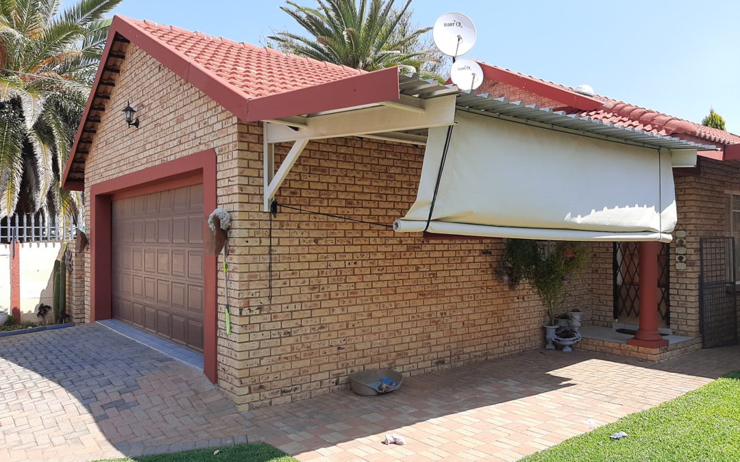 WELL MAINTAINED FULL TITLE TOWNHOUSE FOR SALE IN SAFE SECURITY COMPLEX.