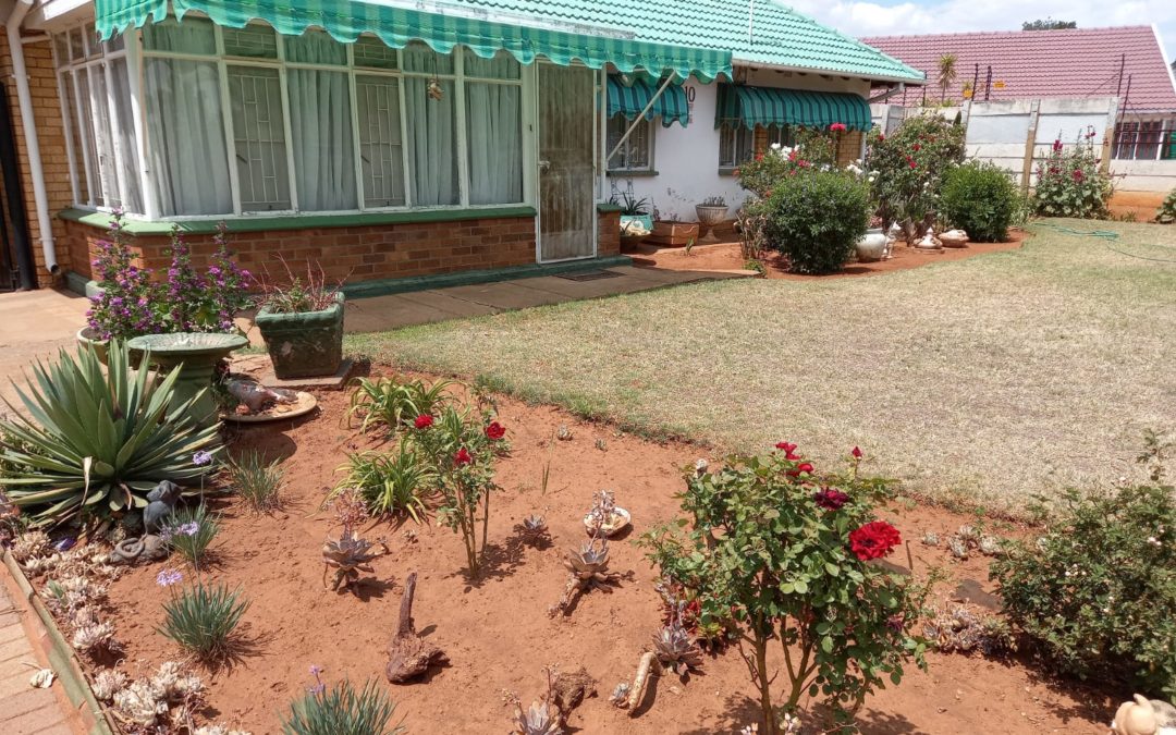 3 BEDROOM HOUSE AT THE RIGHT PRICE!   WELL SITUATED,  WALKING DISTANCE FROM SPAR.    DON’T MISS THIS UNIQUE OPPORTUNITY.    MAKE THE FIRST STEP TO BETTER LIVING. CALL TODAY.