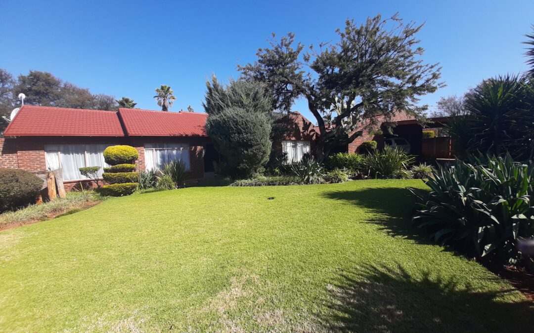 NEAT FAMILY HOME IN QUIET AREA.
