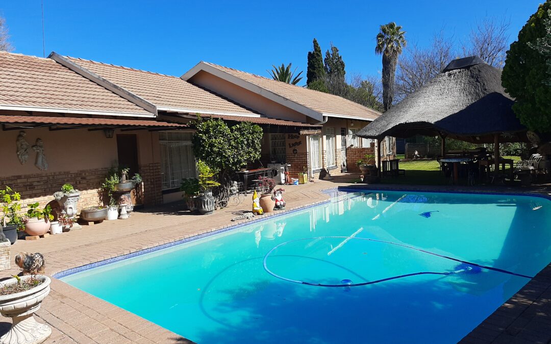 SPACIOUS 4 BEDROOM FAMILY HOME IN POPULAR AREA.