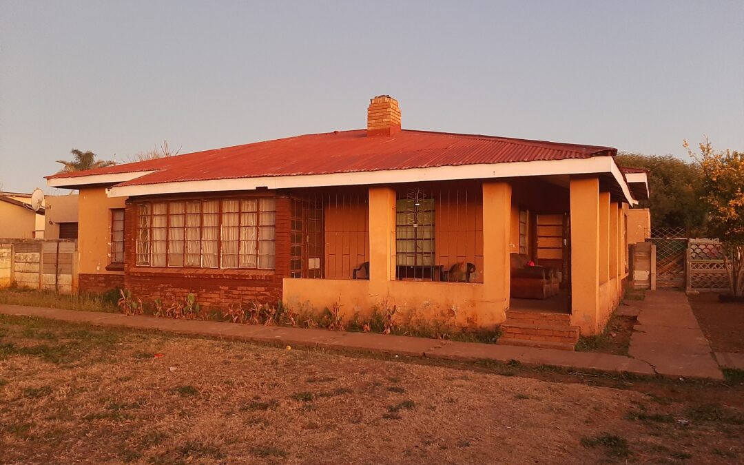 4 BEDROOM HOUSE AT BARGAIN PRICE. CASH BUYERS ONLY!!