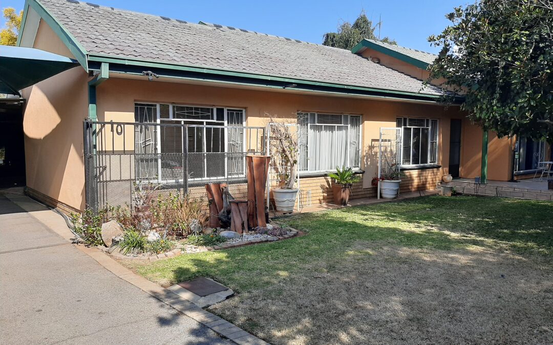 PERFECT Home at PERFECT Price!! 3 Bedrooms, 2 Bathrooms, Pool & Borehole ….