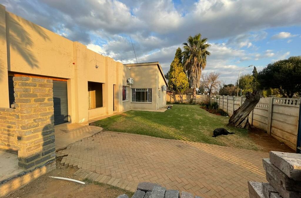 NEAT FAMILY HOME WITH POTENTIAL.