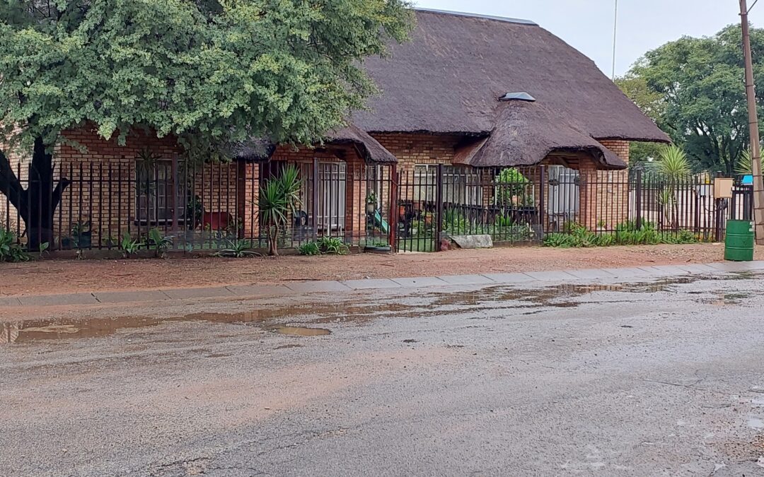 ALL INVESTORS!! COMPLEX FOR SALE