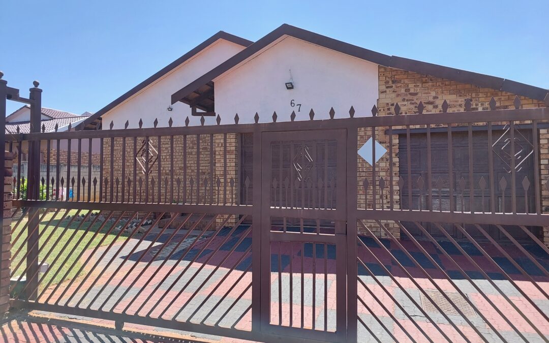 GREAT HOUSE AT A GREAT PRICE!!