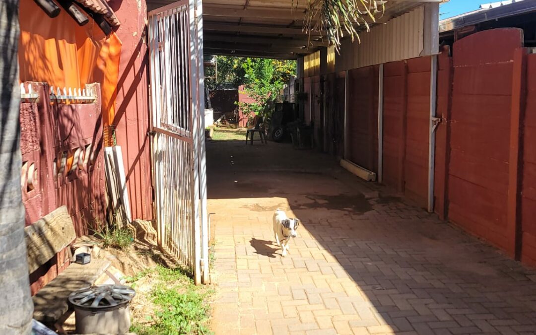 EXCELLENT BUY! 3 BEDROOM HOUSE WITH FLAT. RENTAL INCOME CAN PAY THE BOND.