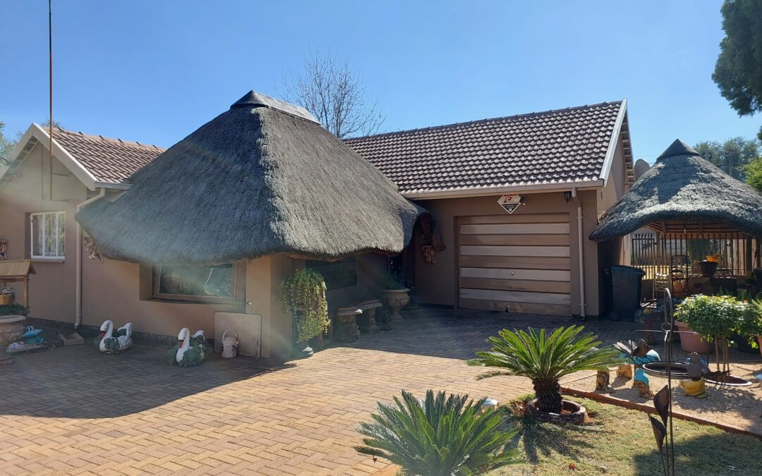NEAT & AFFORDABLE 3 BEDROOM HOME NEAR SPAR.