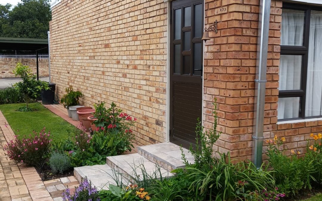 UPGRADED 1 BEDROOM UNIT IN RETIREMENT VILLAGE.