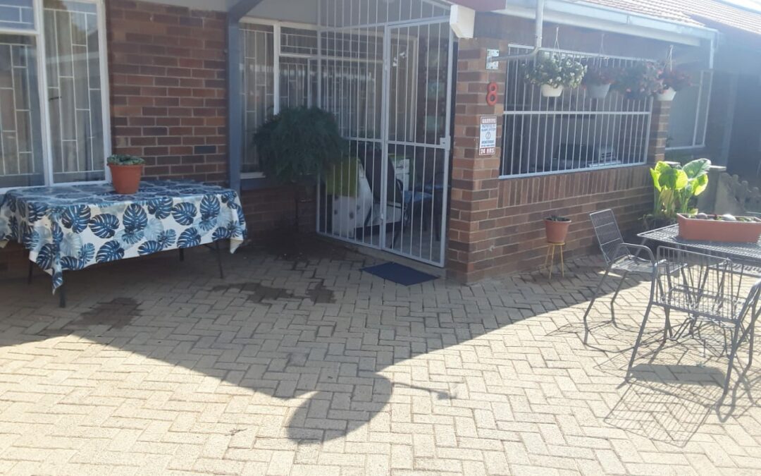 NEAT & AFFORDABLE 2 BEDROOM FLAT FOR SALE.