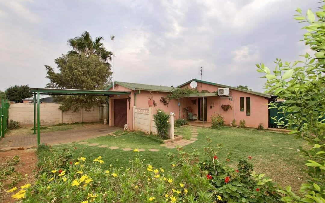 BEAUTIFUL 3 BEDROOM HOUSE FOR SALE!