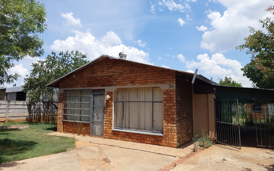 NEAT 2 BEDROOM HOUSE AT AFFORDABLE PRICE.