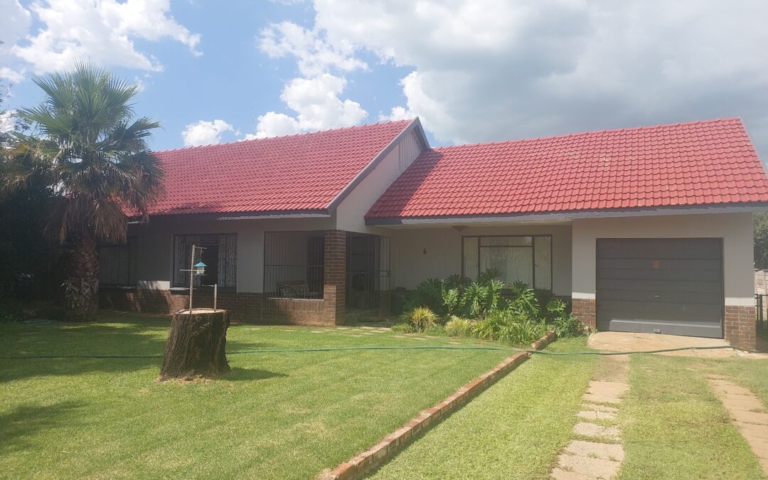 NEAT 3 BEDROOM HOUSE NEAR N12.