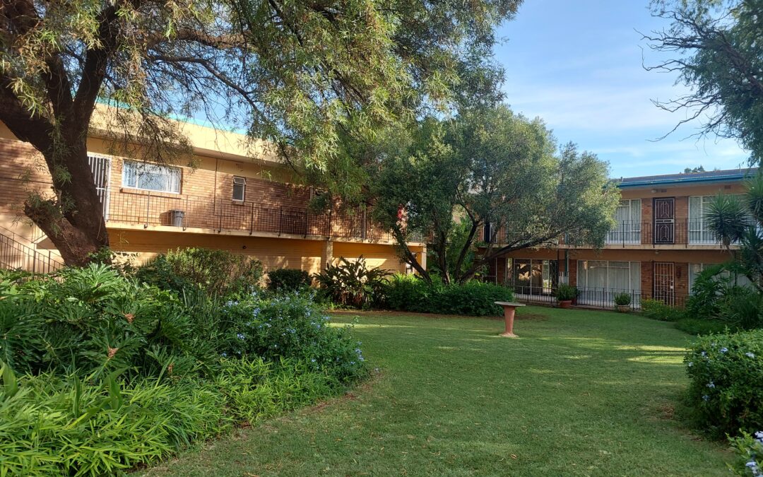 LOCATION!! NEAT 1 BEDROOM FLATLET FOR SALE.